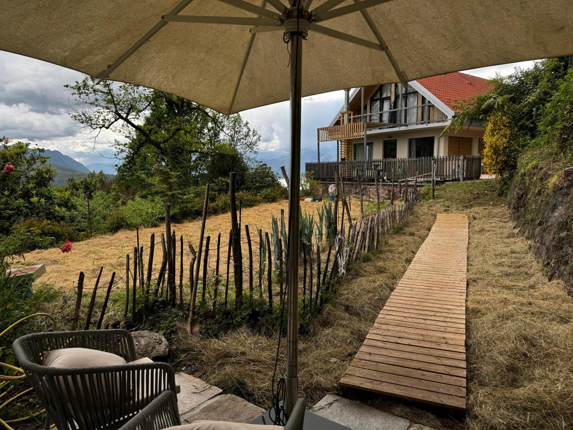 Agriturismo Voeuja Lago Maggiore Луино Экстерьер фото